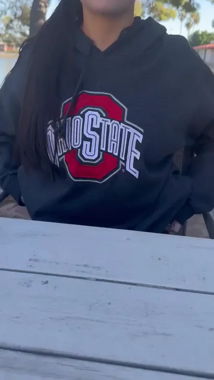 Post-Gym Smoothie Slut Flashes Tits for Nosy Neighbors 😈🍹 [GIF]