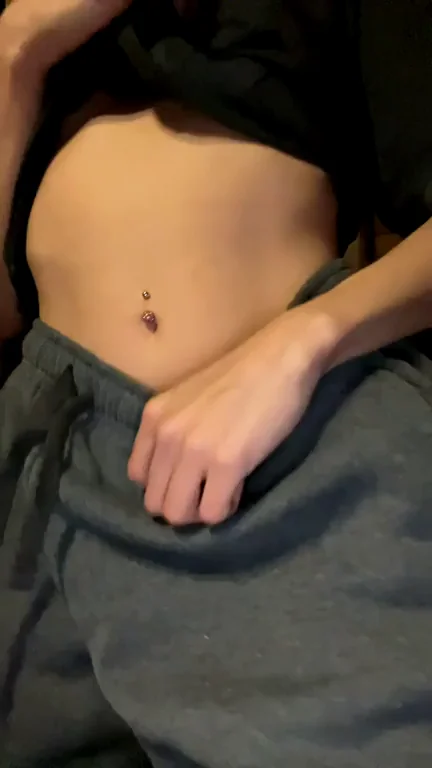 showing my flat tummy [GIF]