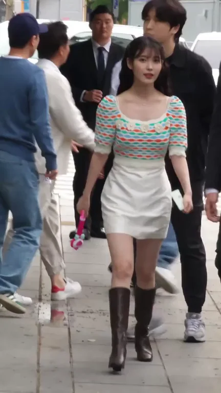 IU