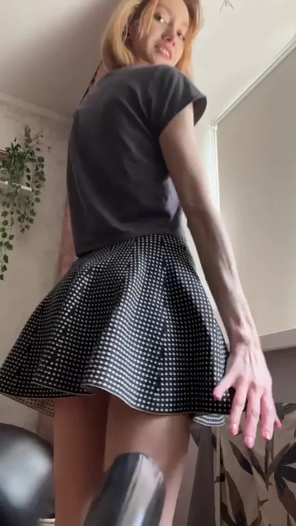 I know you like to guess the color of panties under someone's skirt