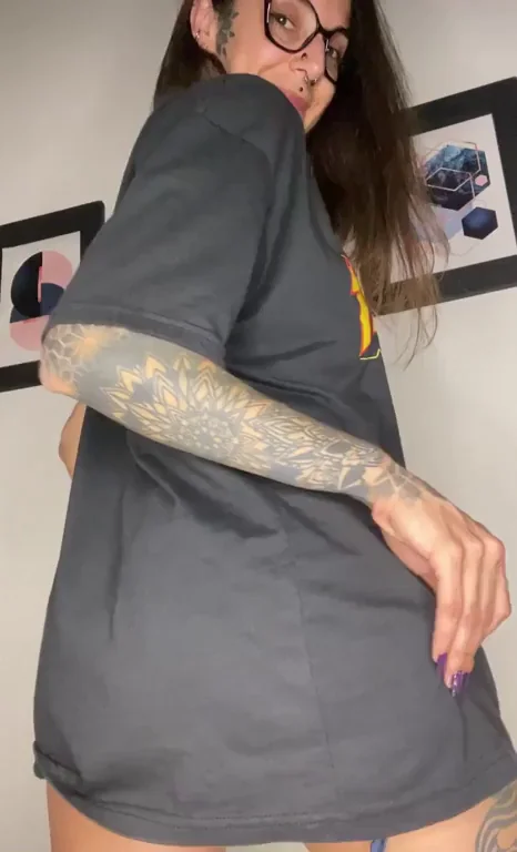 This is what happens with a big butt and tight little yoga pants