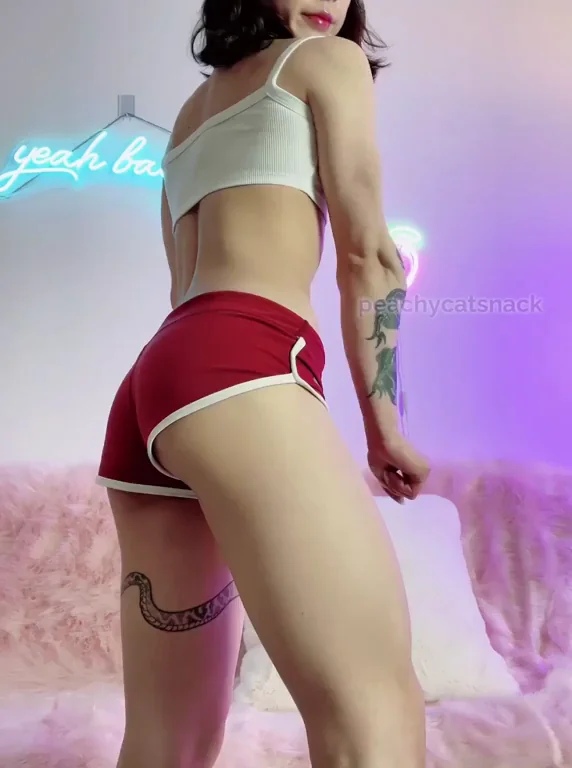 Fitgirl's Booty WIP: Ripped Abs & Teeny Red Shorts 😈🍑