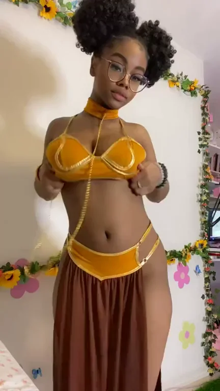 Big Titty Nerdy GF's Slutty Leia Tease