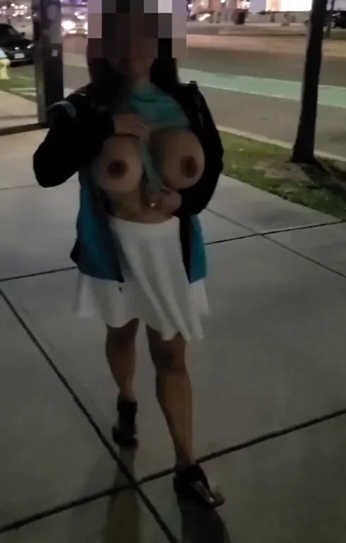 My 34Gs sidewalk flashing