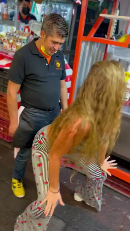 Mexican Street Slut Twerks Fat Ass on Vendor's Bulge