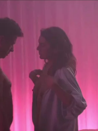 Dira Paes nude - Divino Amor (2019)