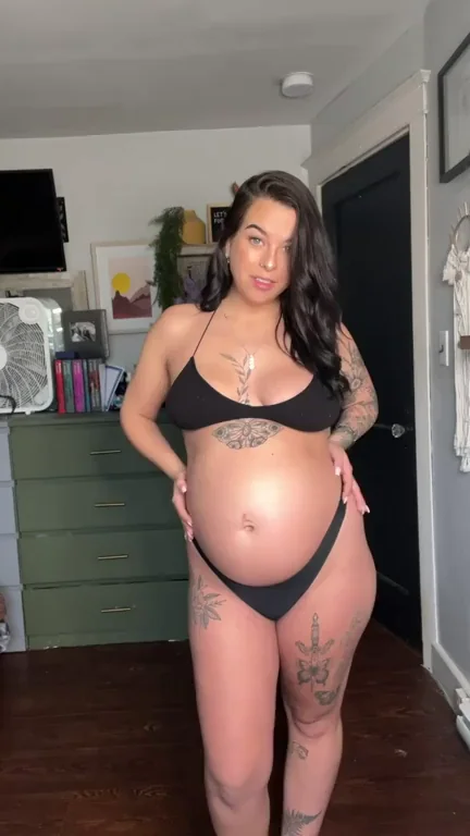 Worship My Juicy Pregnant Bump 😍🤰💦
