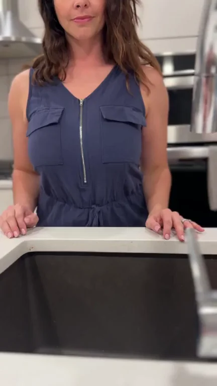 Big Titty Step-Mom Zipper Drop & Titty Burst 💦🍒