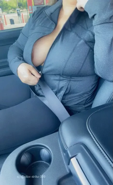 Would you let me bounce my titties on you ?