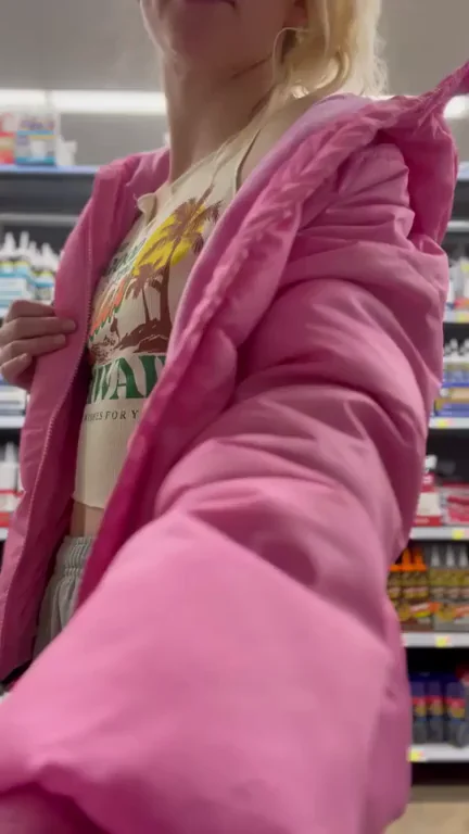 😏 Grin If Ya Love Flashing Your Tits in the Store 🏬💕