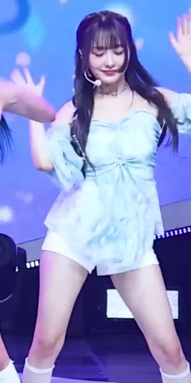 🔥 Lara from DreamNote Teasing in Tiny Hotpants 💦 Kpop Fap Fever
