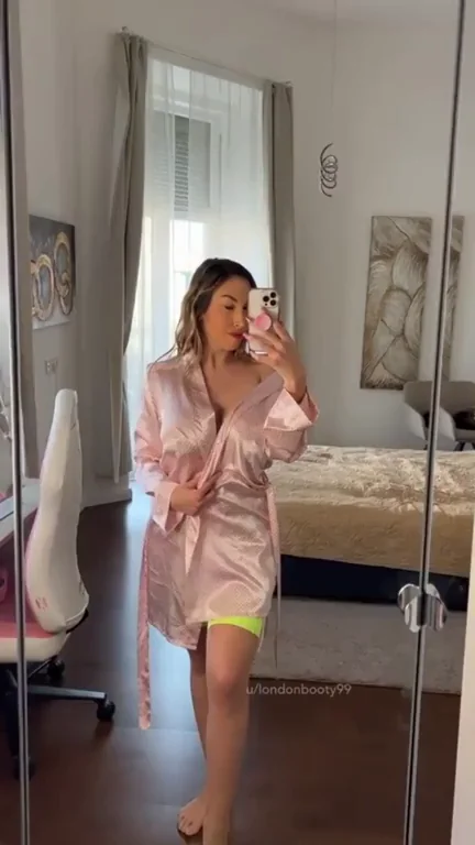 😍 Sexy Pink Robe Tease & Titty Flash in Neon Thong 💦