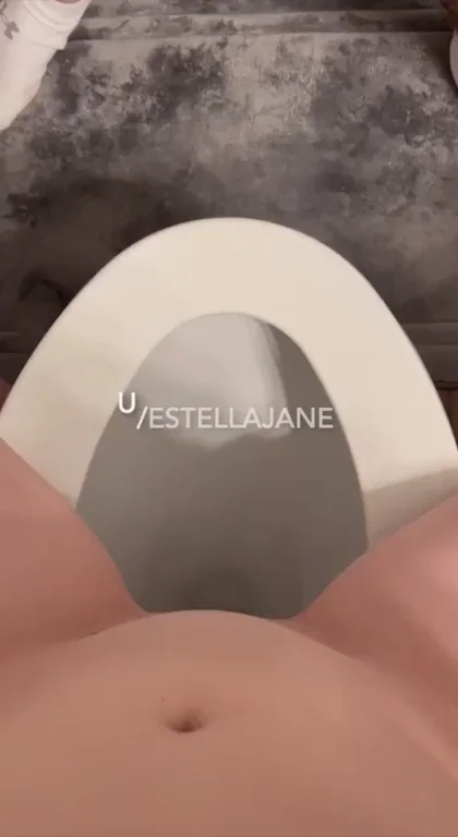 POV Pissing Together on the Throne with Me 😈💦🚽