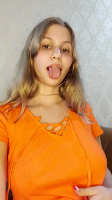 Come over later so I can ride your face 🤤