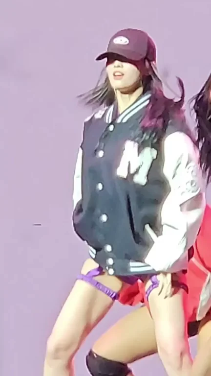 TWICE - Momo