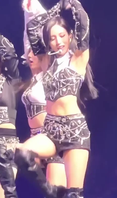 🔥 TWICE Mina & Momo Kpop Stage Slut-Out 💦
