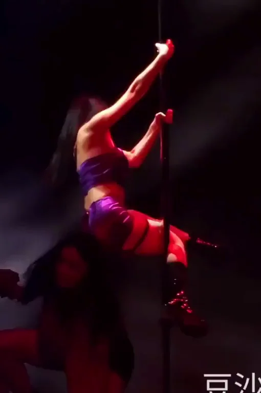 Momo's Slutty Pole Tease and Garters in Kpop Heat