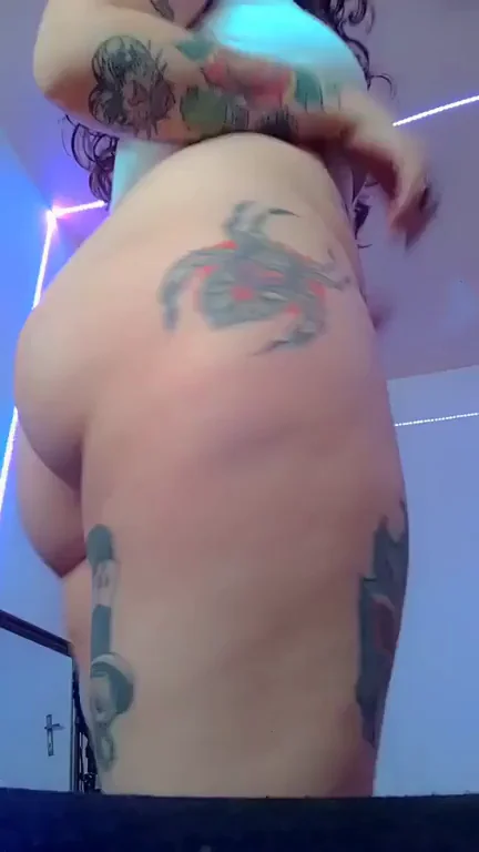 PAWG Babe's Massive Ass Tease: Sit on Your Face? 😈🍑