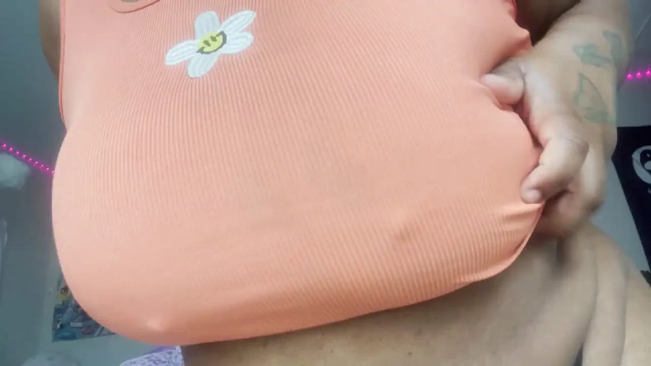 Ebony Babe's Massive Titty Drop Tease 😍🍫💦