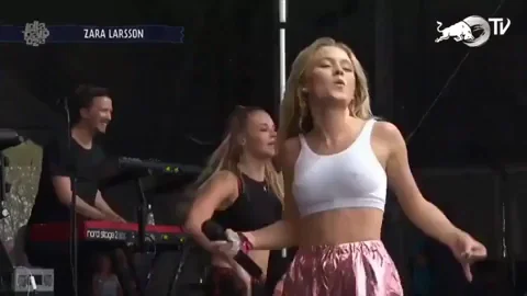 Zara Larsson's Slutty Stage Jiggles: Perky Tits Bouncing Wild