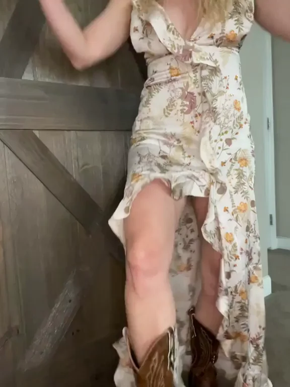 I can't help but dance when I hear good music [F]
