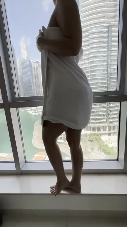 2023: the year I finally transitioned into a hotwife.. hubby would like to know if anyone here want to fuck me raw