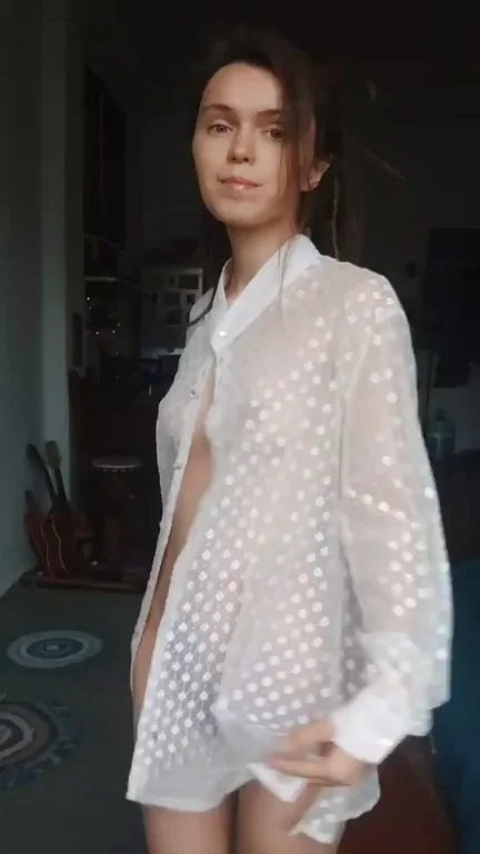 look into my eyes I know its hard