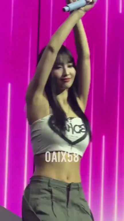 TWICE - Momo