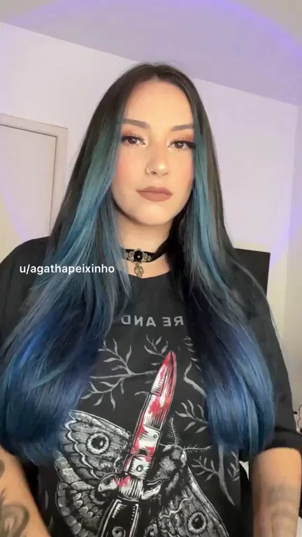 I love showing my boobs to random guys