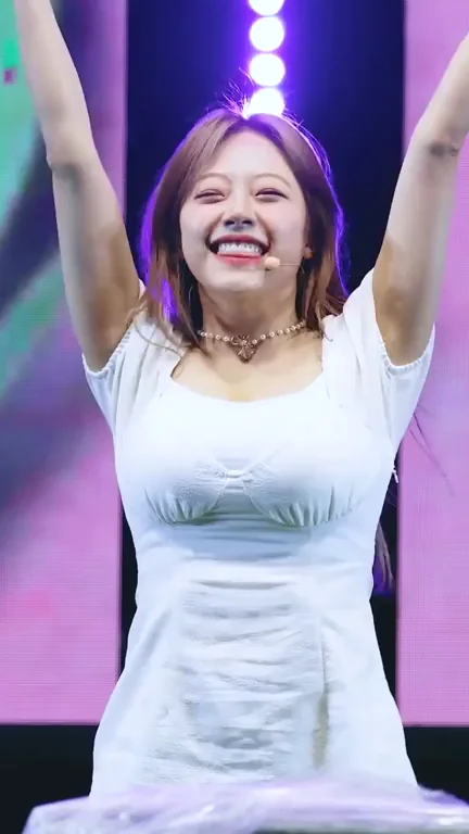 Jeewon from Cignature Teasing Titties in Tight White Dress 💦🔥
