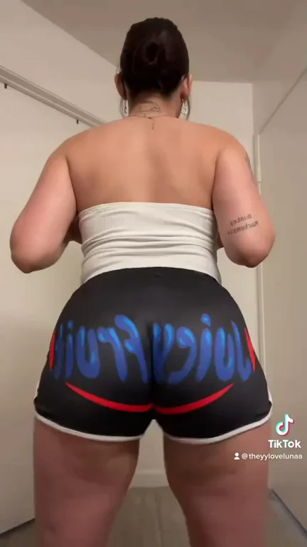 Bury Your Face in This Slimthick Ass Twerk Fest