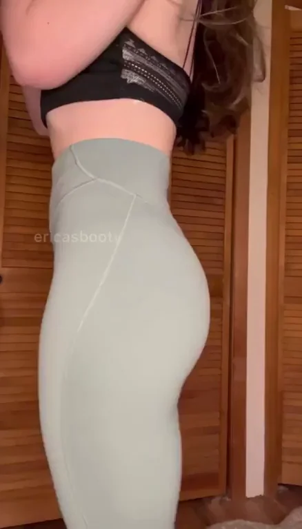 so tight & jiggly in my lulus🤤