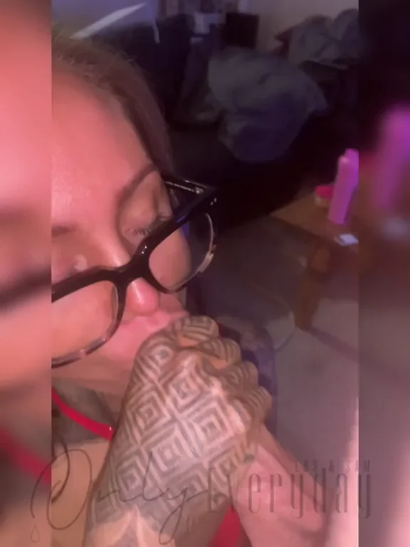 Glasses Slut Deepthroats Thick Cock Obsessively 🫦🍆💦