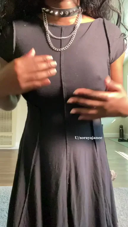 Fixing the lack of black goth tiddies on the feed. Enjoy!??