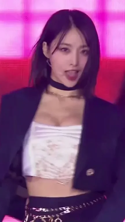🌿 Saebom's Wild Kpop Tease in Nature Vibes 🔥