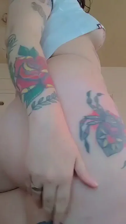 PAWG Babe's Inked Ass Tease for Your Morning Wood 🌞🍑💦