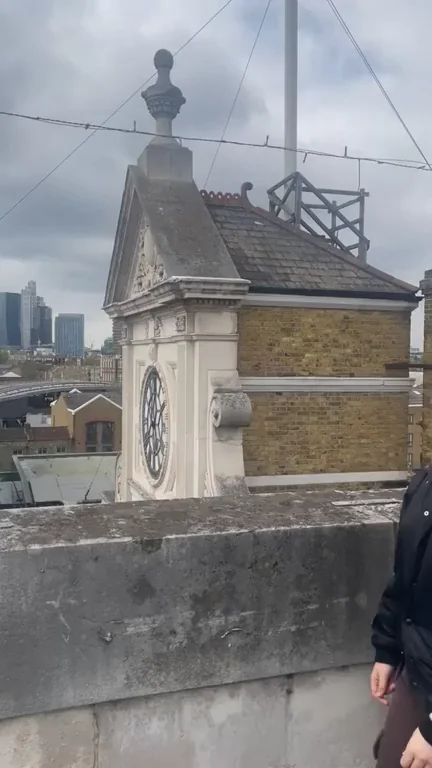 Flashing my titties for London City