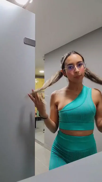 Quick titty flash in the gym locker, hope someone's watching me 😁