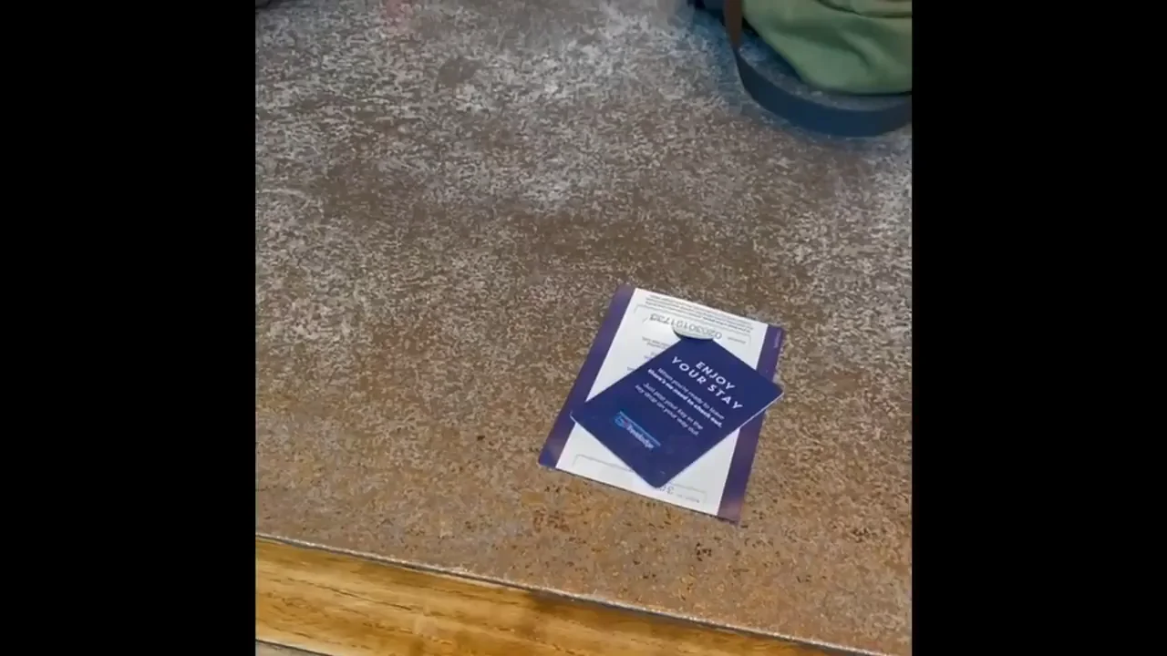 Bf left me in a hotel room and went and gave the key to his bully