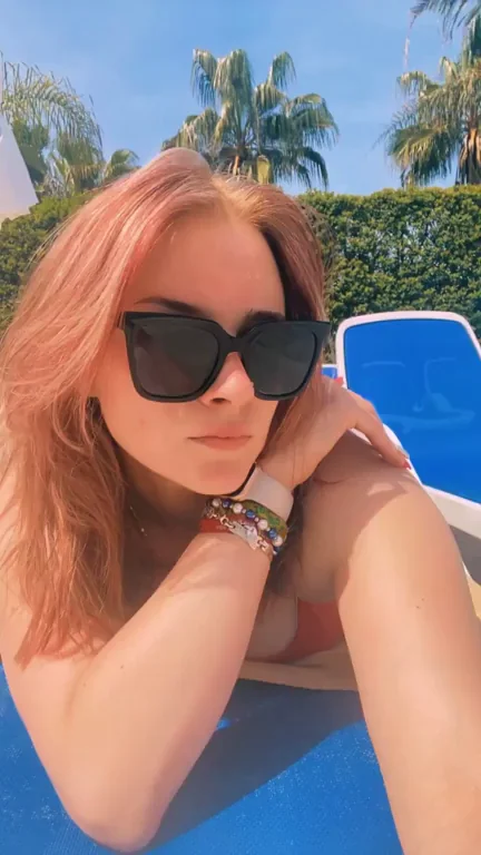 Beach Day Foot Tease 😍👣☀️