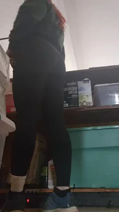 🫦 Hiding My Juicy Ass Behind the Front Desk at Work 🔥