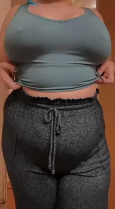 Jiggly BBW Tits Begging for Your Hot Cum 💦🍈🍈