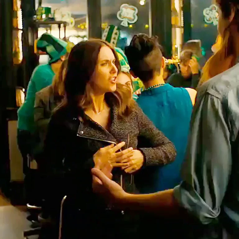 Alison Brie in the St. Paddy's Day spirit in "How To Be Single" (2016)