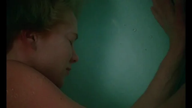 Rosy McEwen's Steamy Bathtub Nude in Blue Jean 🍑🛁💦