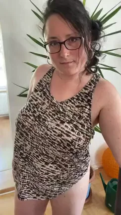 MILF Tease: Face or Cock? Glasses Granny's Massive Tits & Juicy Ass Temptation