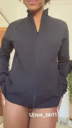 Ebony Babe's Naughty Zip Tease 💋🍈🍈