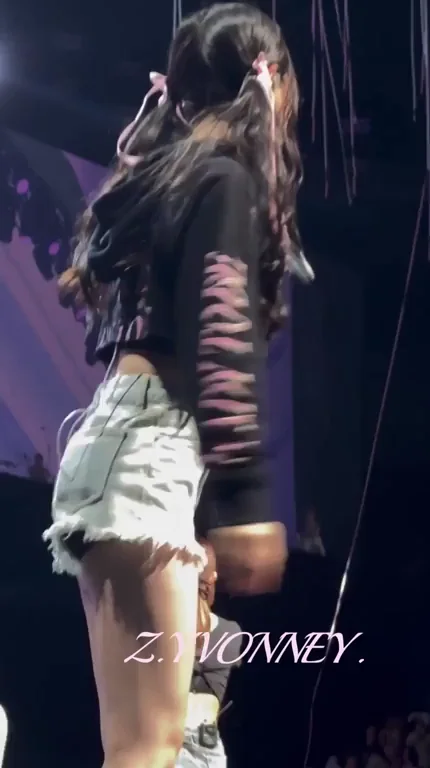 TWICE Dahyun's Happy Birthday Booty Tease on Stage