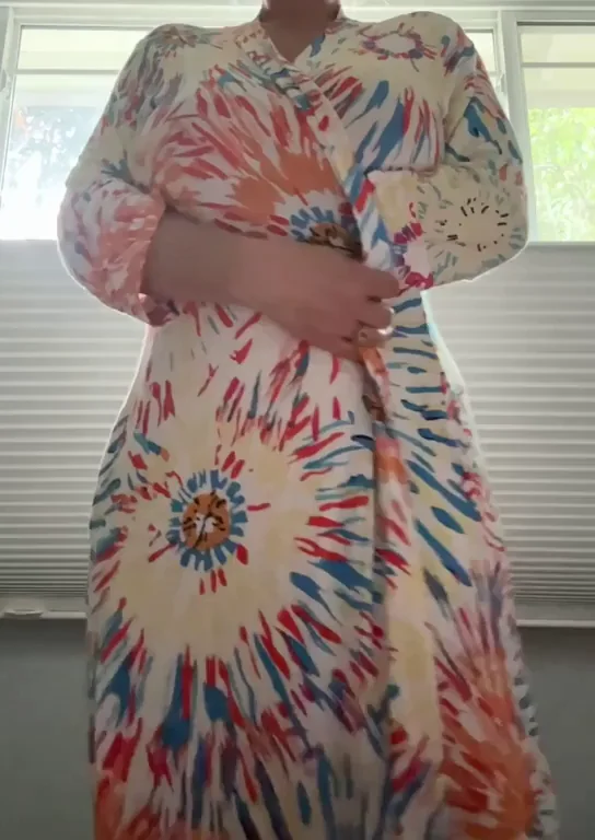 Birthday Tease: Naughty Wife Drops Tie-Dye Robe for Fat Ass Reveal 🍑🎉