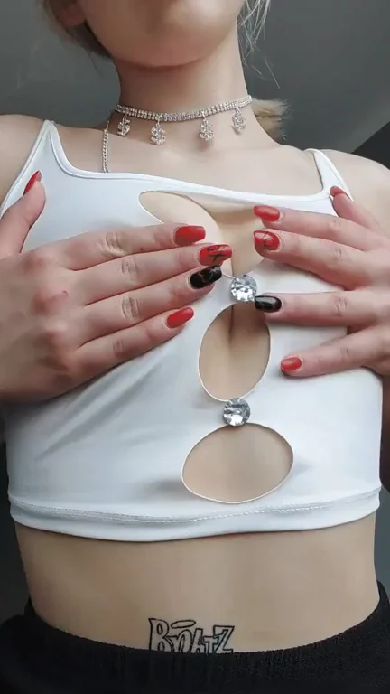 Cute Petite Blonde's Surprise Titty Drop 🍒😈 [OC]