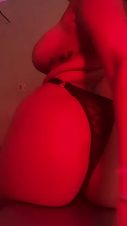 🍑 What Would You Do to This PAWG Ass? Unlimited Access! 🔥